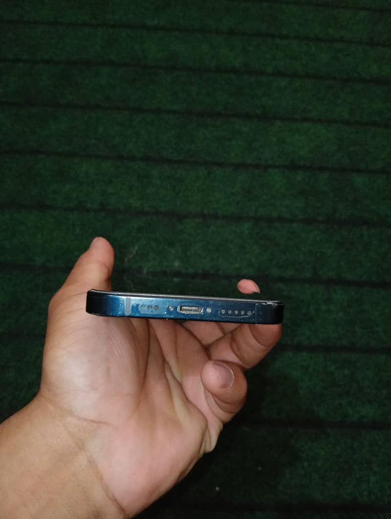 Apple iPhone 13 1
