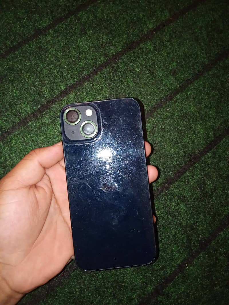 Apple iPhone 13 4