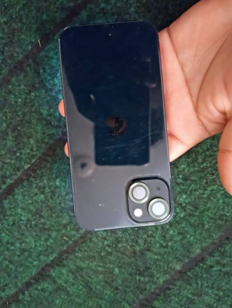 Apple iPhone 13 5