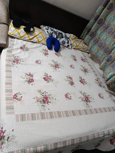 Queen size bed with mattress
