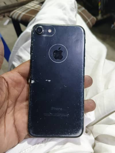 iphone 7 PTa prv ha 32 gb ha add pori prr lijiye shukriya