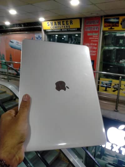 Apple Macbook Air 2020  13"  Core i5  16GB Ram 512GB Ssd