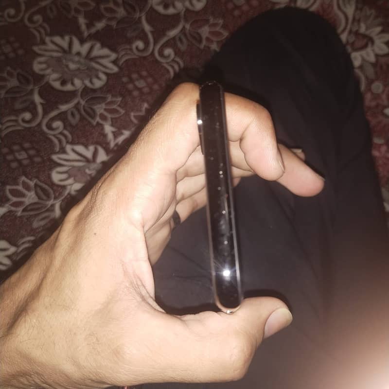 Apple iPhone X 3