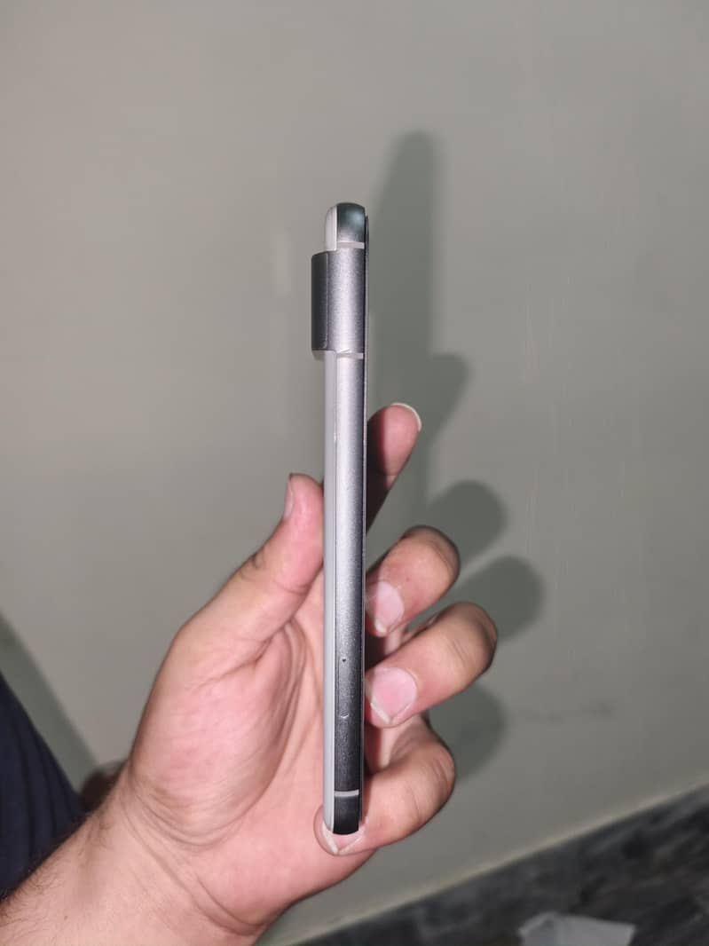 Google Pixel 8 2