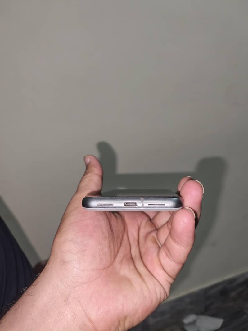 Google Pixel 8 3
