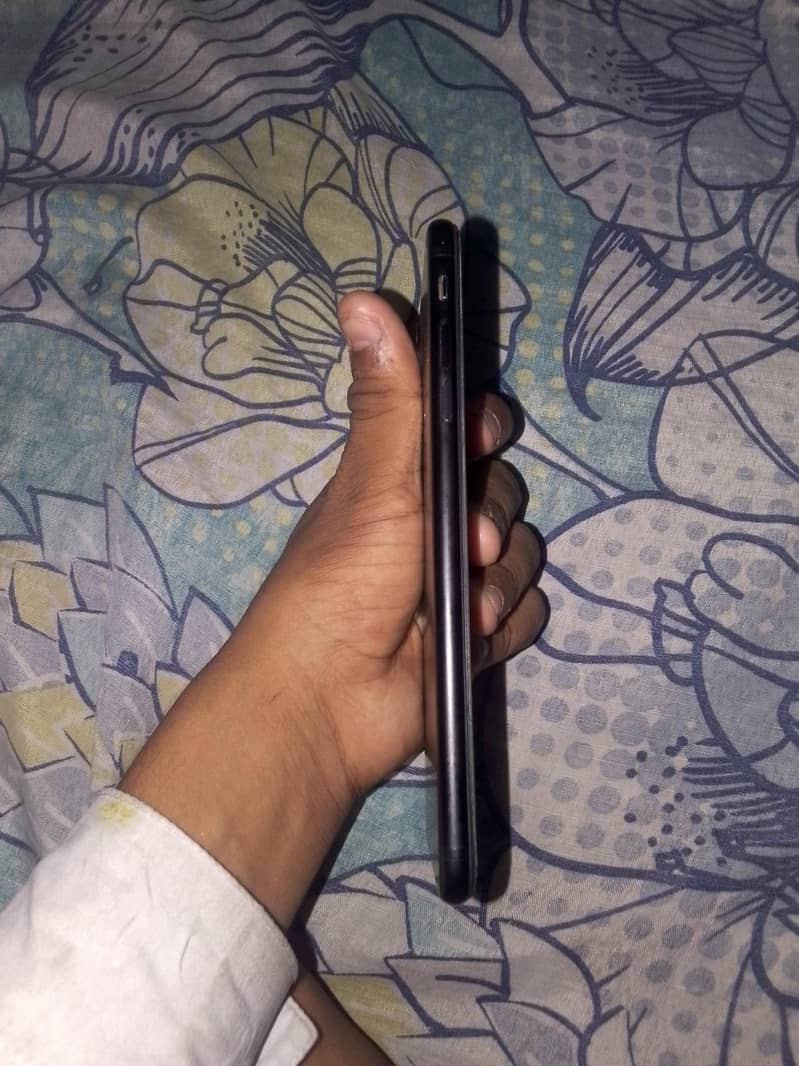 Apple iPhone 7 Plus 2
