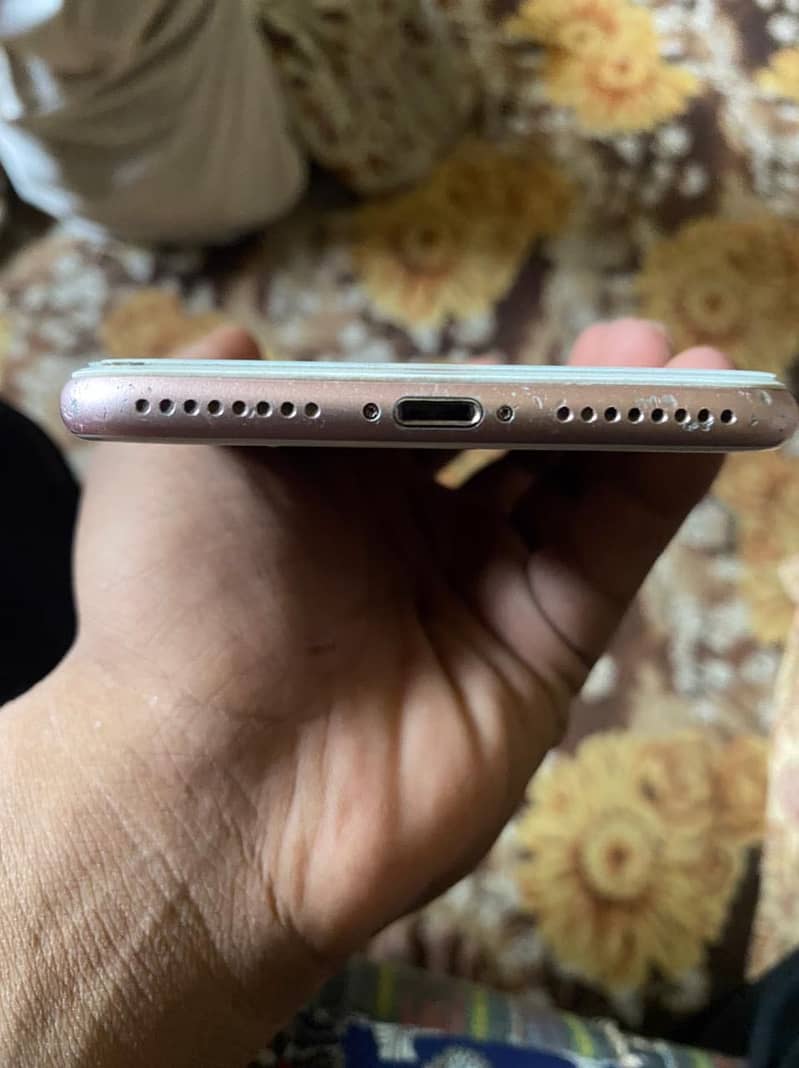 Apple iPhone 7 Plus 1