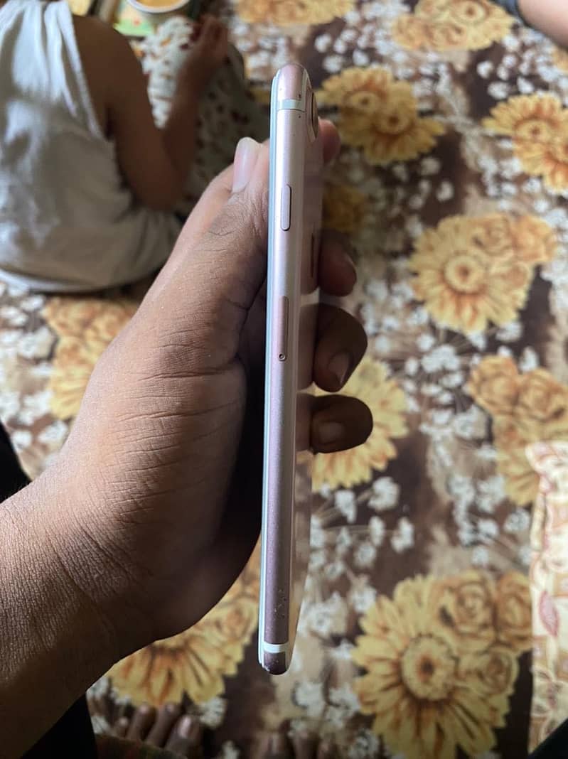 Apple iPhone 7 Plus 3