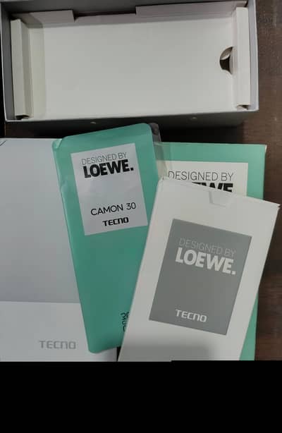 Tecno CAMON 30 Loewe Edition