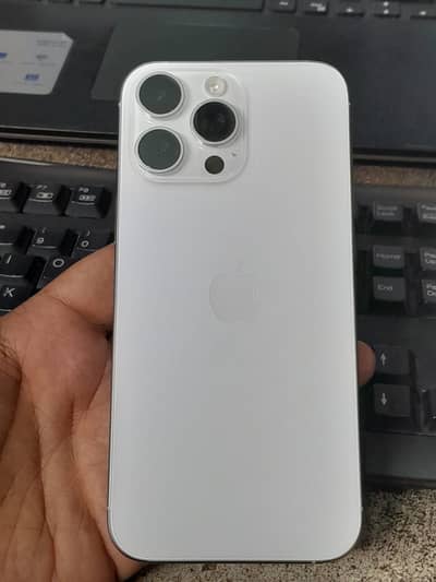 Apple iPhone 16 Pro Max