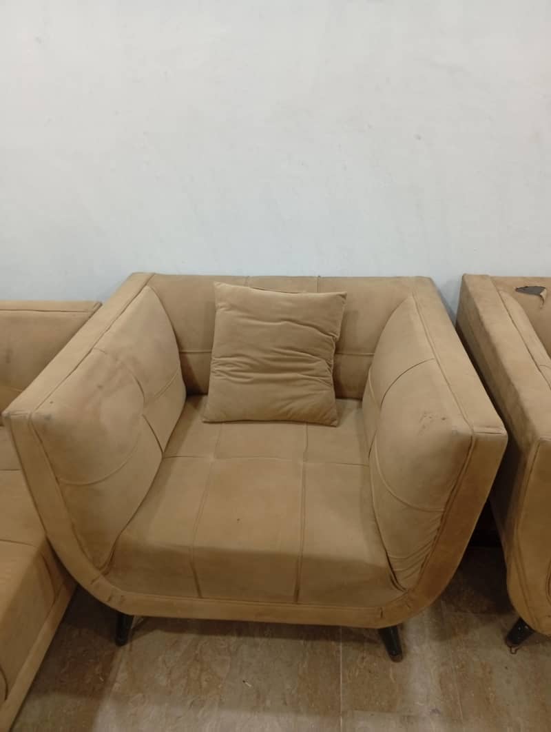 sofa set 10/8 condition 3