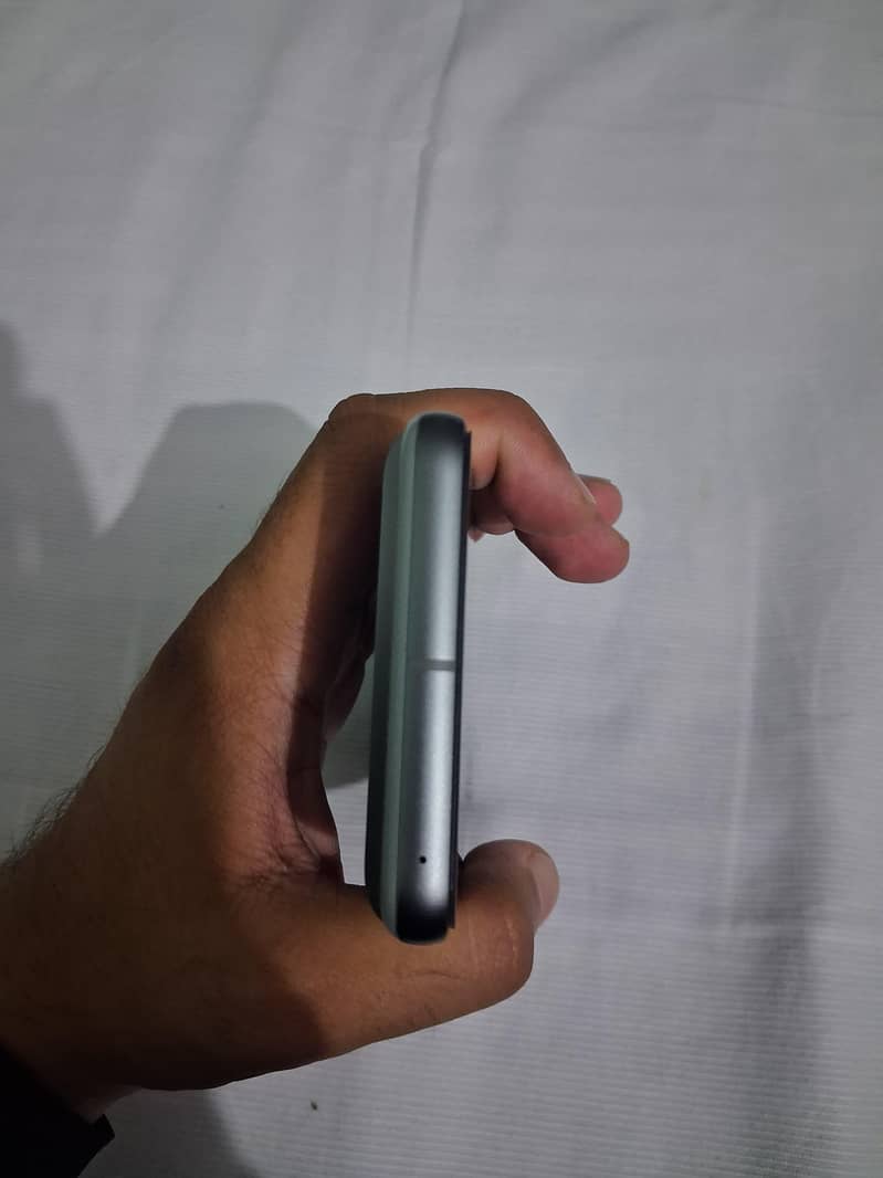 Google Pixel 8 2