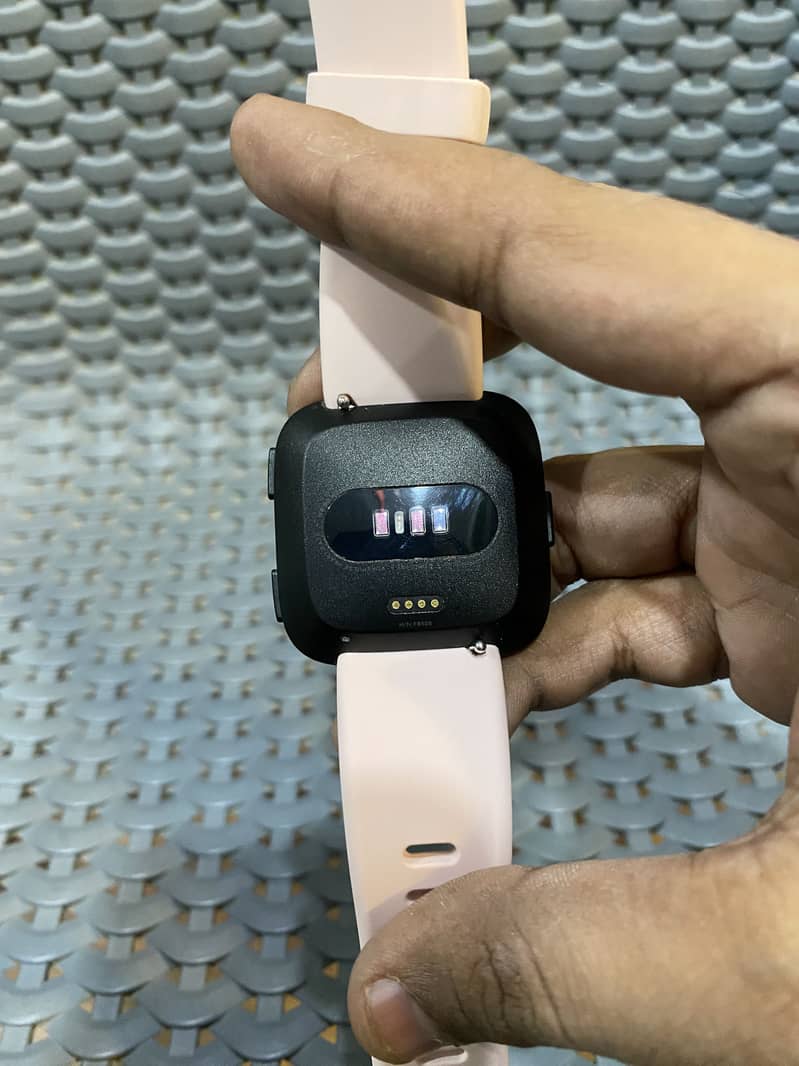 Fitbit versa 4