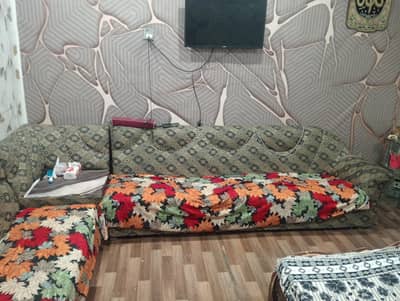 L shaped Sofa. very Good condition.