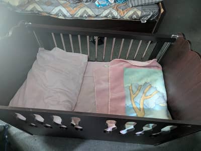 baby cot in good condition