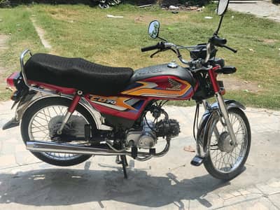 Honda CD 70. just 3600 Km's driven. urgent sale