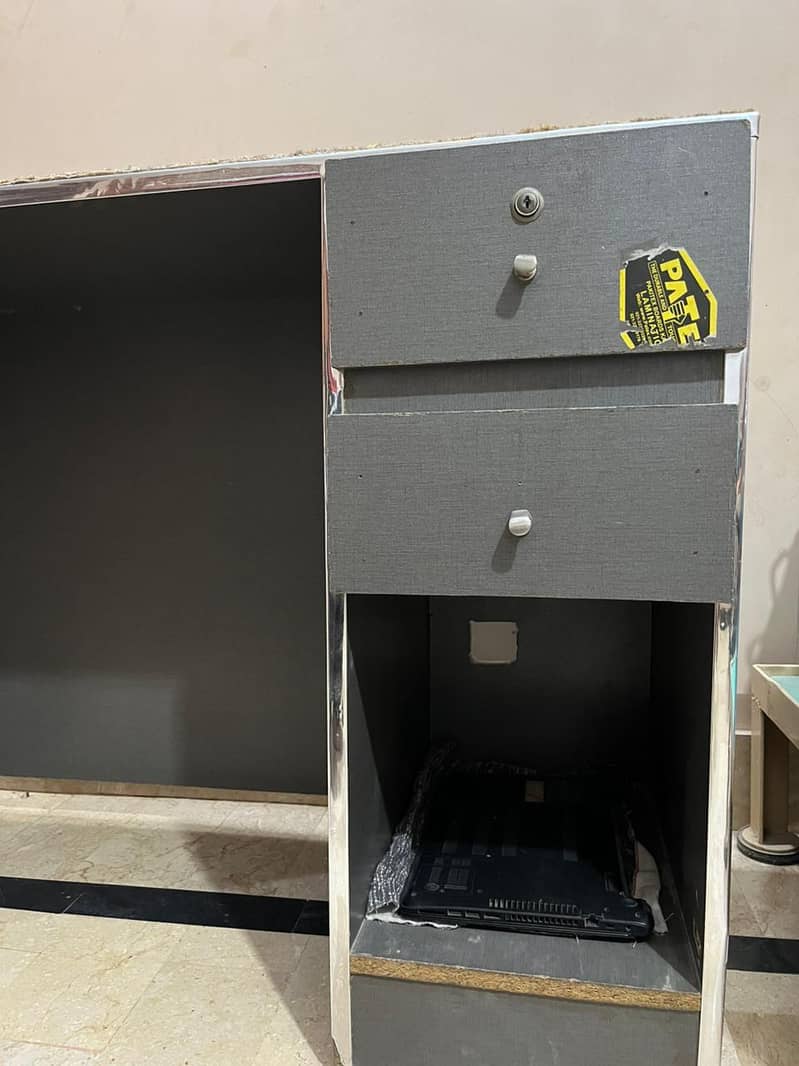 Computer Table with 2 Drawers 1