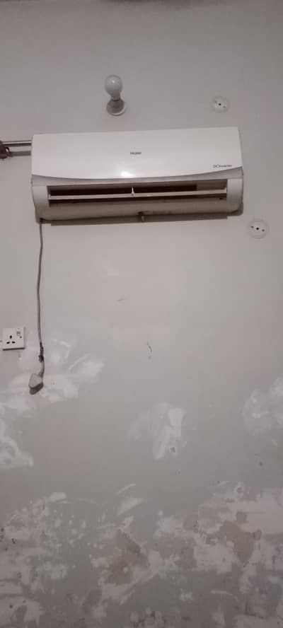 Haier Ac 1 Ton invertor 2 year used
