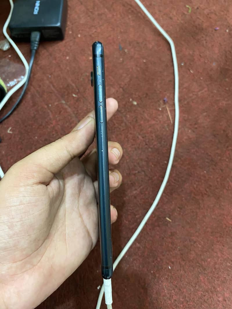 Apple iPhone 7 Plus 5