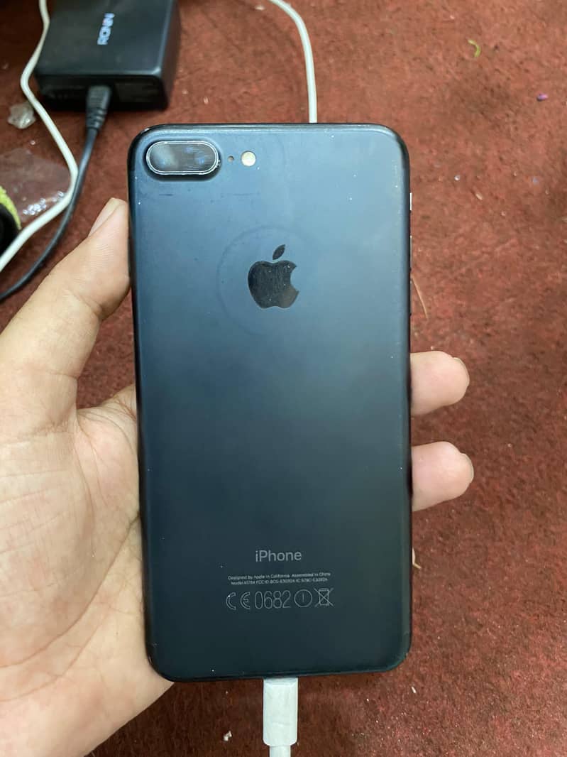 Apple iPhone 7 Plus 6