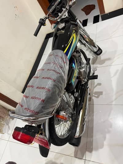 Honda 125 new bike 200 km use
