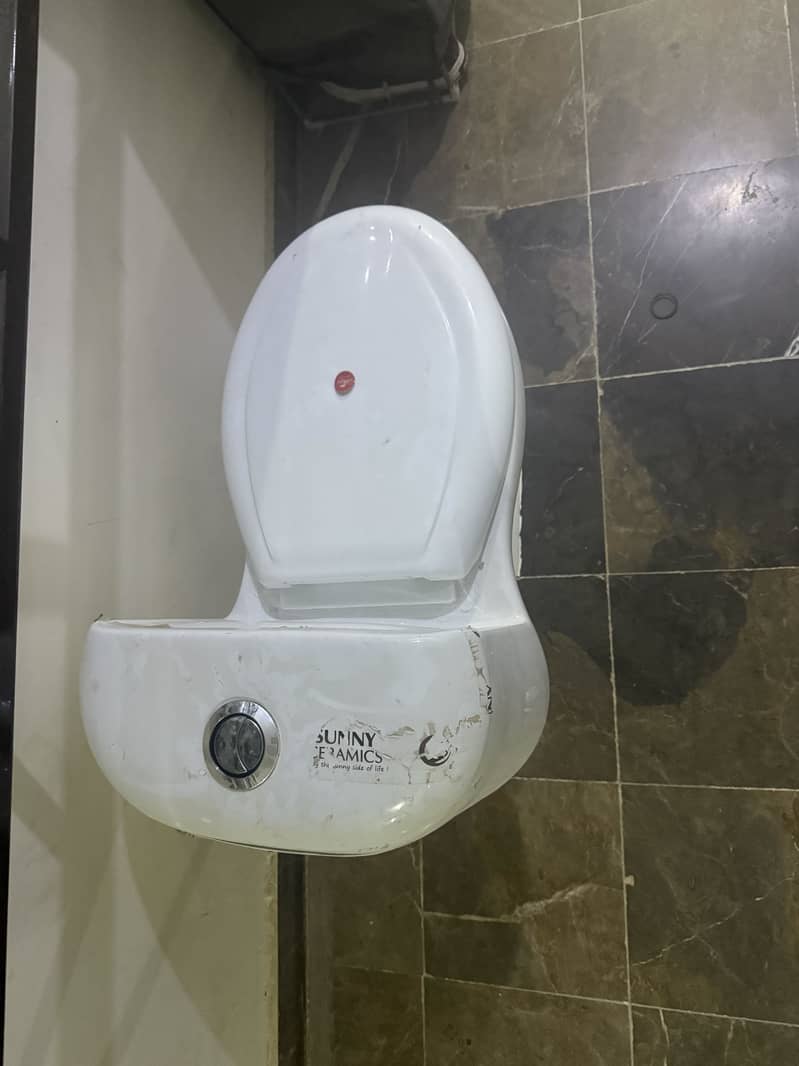 Commode medium sized 1