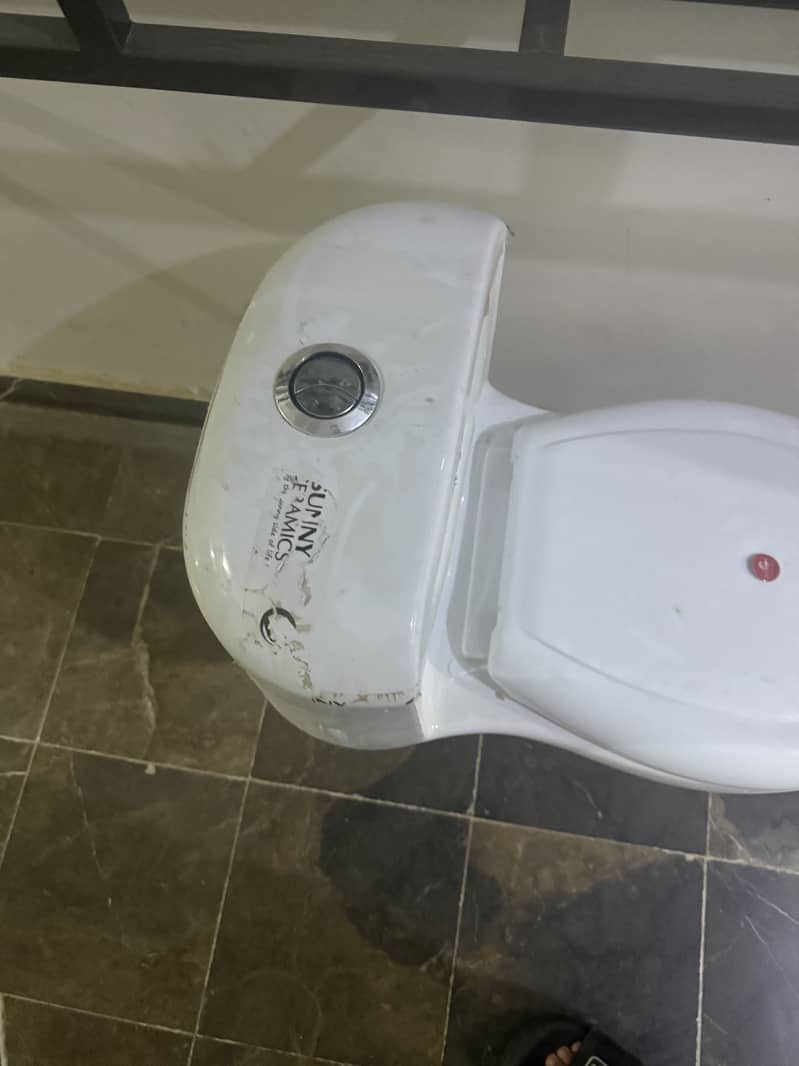 Commode medium sized 2