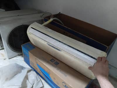 1 Ton Split AC LG