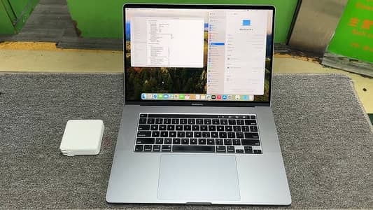 Apple MACBOOK PRO 2017 Core i7 2.9 GHZ 16 GB Ram DDR4 512 GB (faulty]