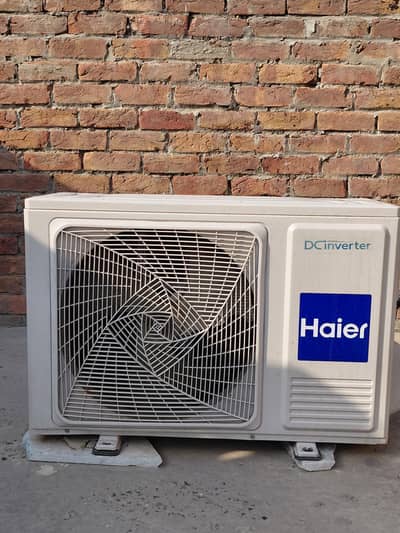 1.5 Ton AC For Sale 1 Month Used Only