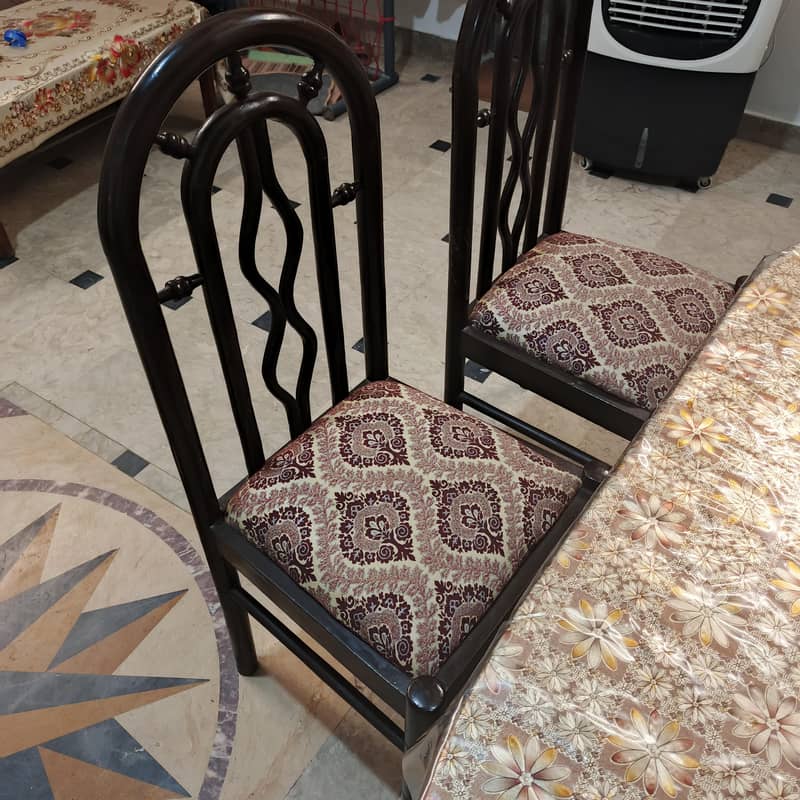 dining table with chairs 3