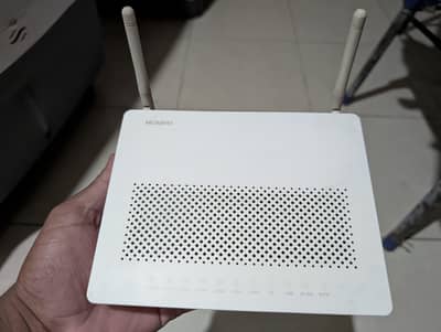 Huawei Gpon Router with charger