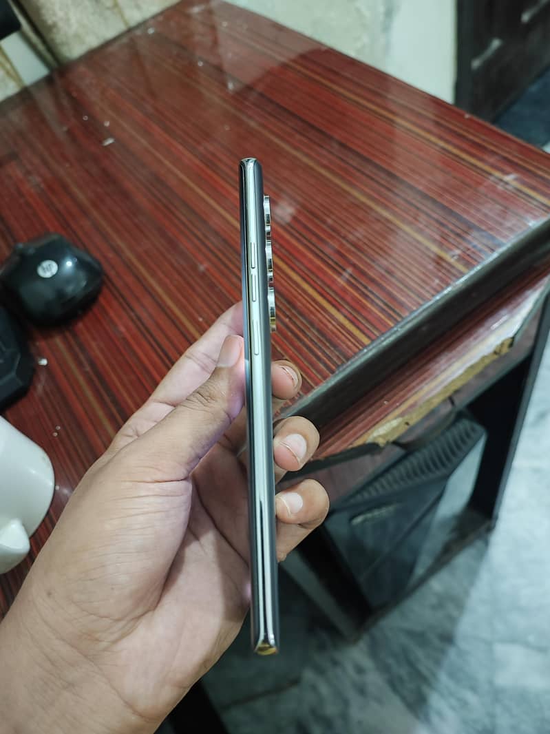 Tecno CAMON 40 Pro 6