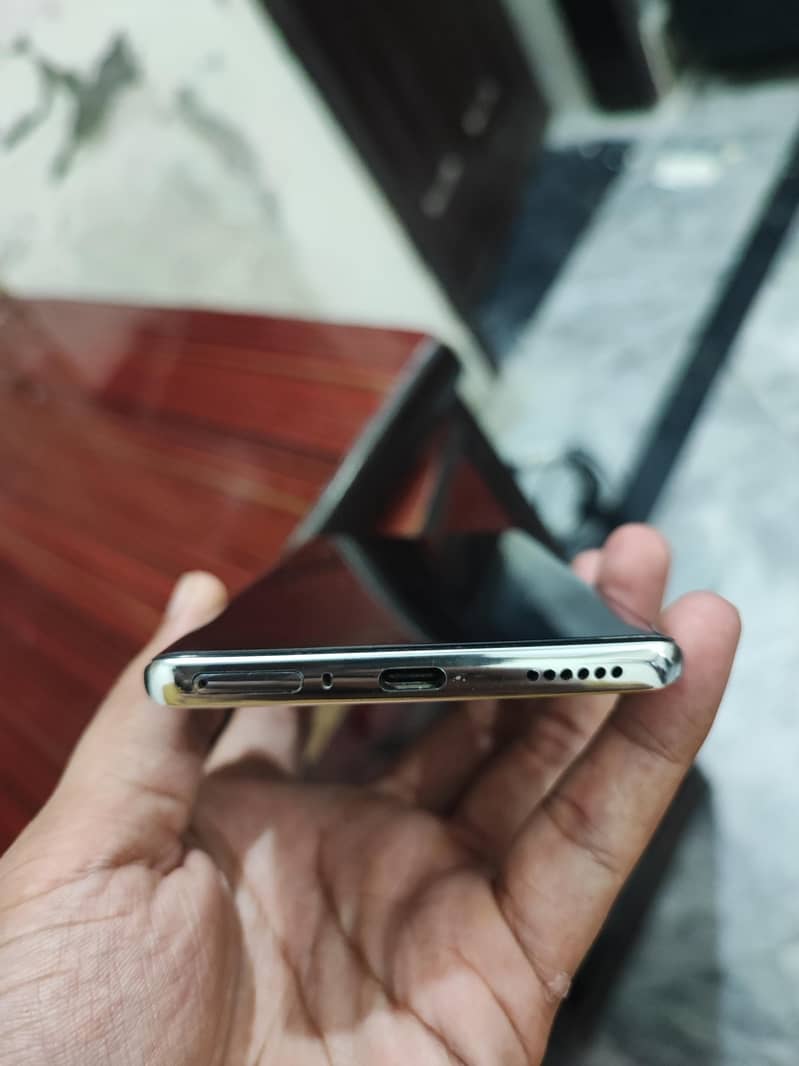 Tecno CAMON 40 Pro 9