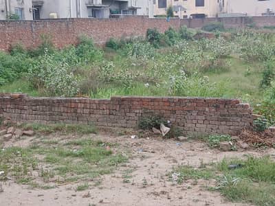 Pair Of Plots 1 Kanal 50x180 At Prime Location Of A Block Separately Can Be Available Golden Investment