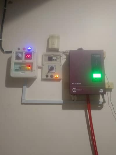 fronus pv 2200 1,6 kw 4 painal aram se lagty hain 14kw tak loud chlta