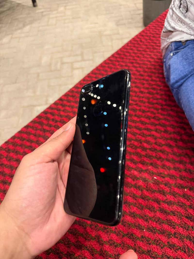 Apple iPhone 7 Plus 0
