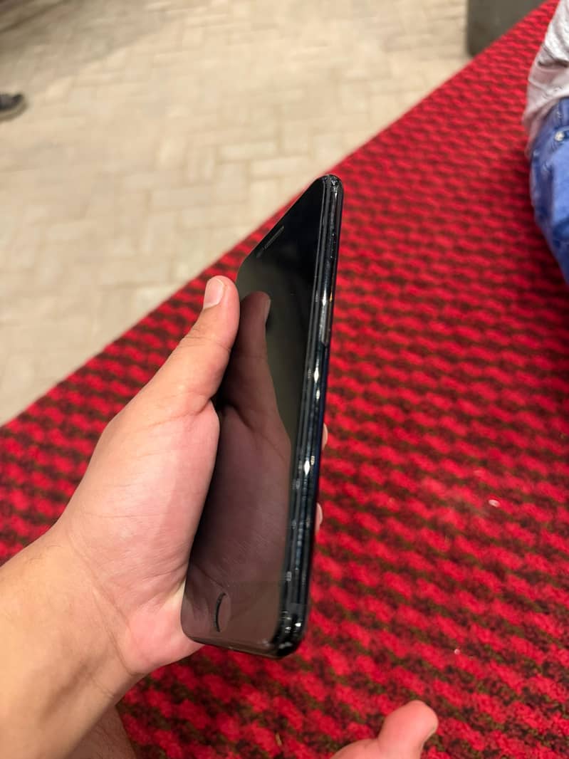 Apple iPhone 7 Plus 5