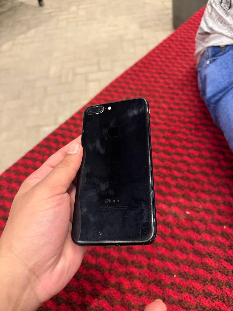 Apple iPhone 7 Plus 6