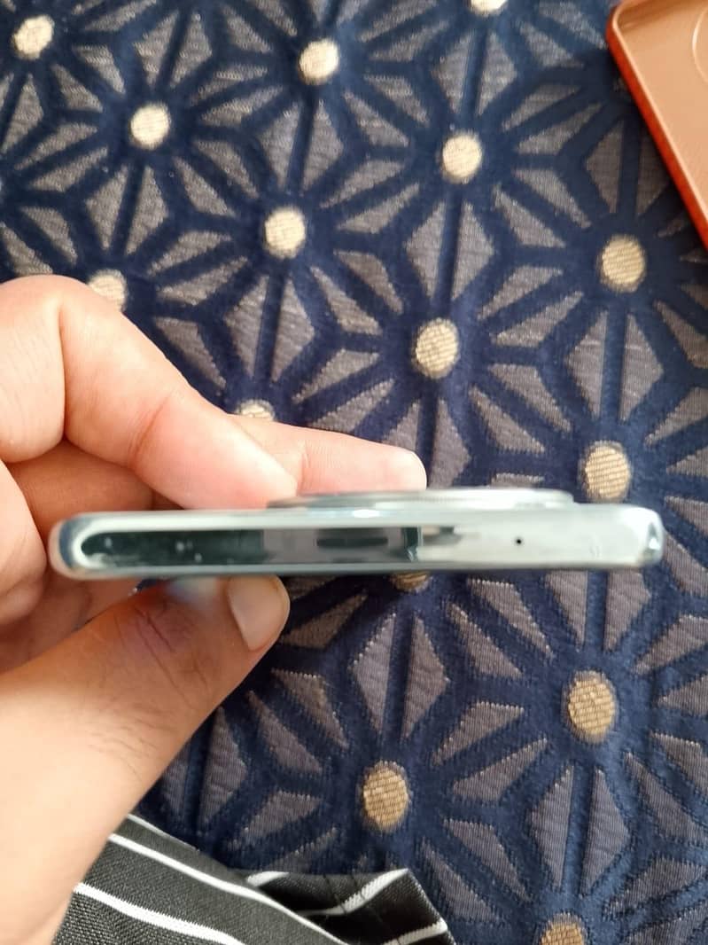 Vivo V30 e 3