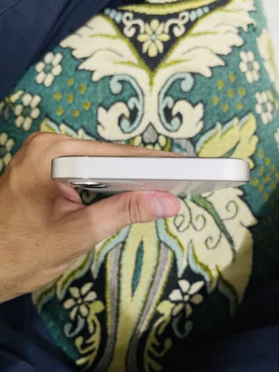 Apple iPhone 12 256 GB white color Good condition
