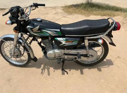 Honda125 Model 2023 Karachi number ha urgent sell no sms only phone