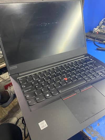 Thinkpad i3 E14 4 gb 128 gb ssd with chargers