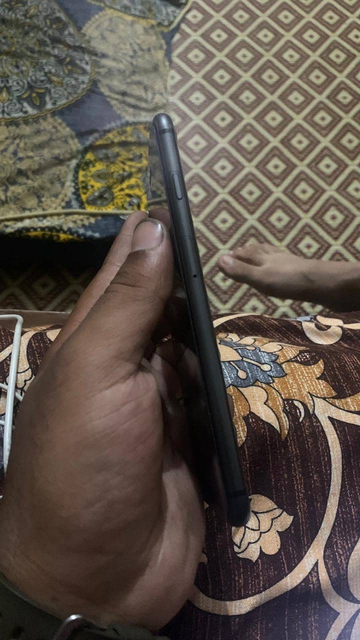 Apple iPhone 8 Plus 1