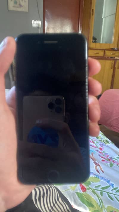 Apple iPhone SE