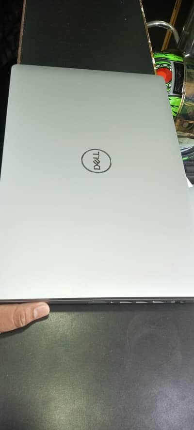 Dell precision 35 51  16 gb ram 256 ssd 4 gb graphics card