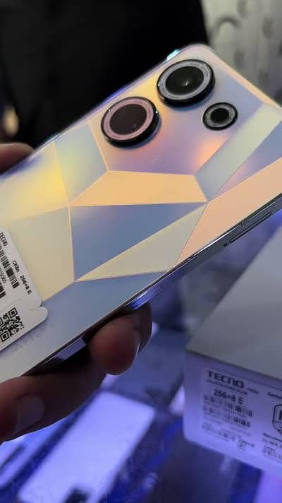 Tecno CAMON 20