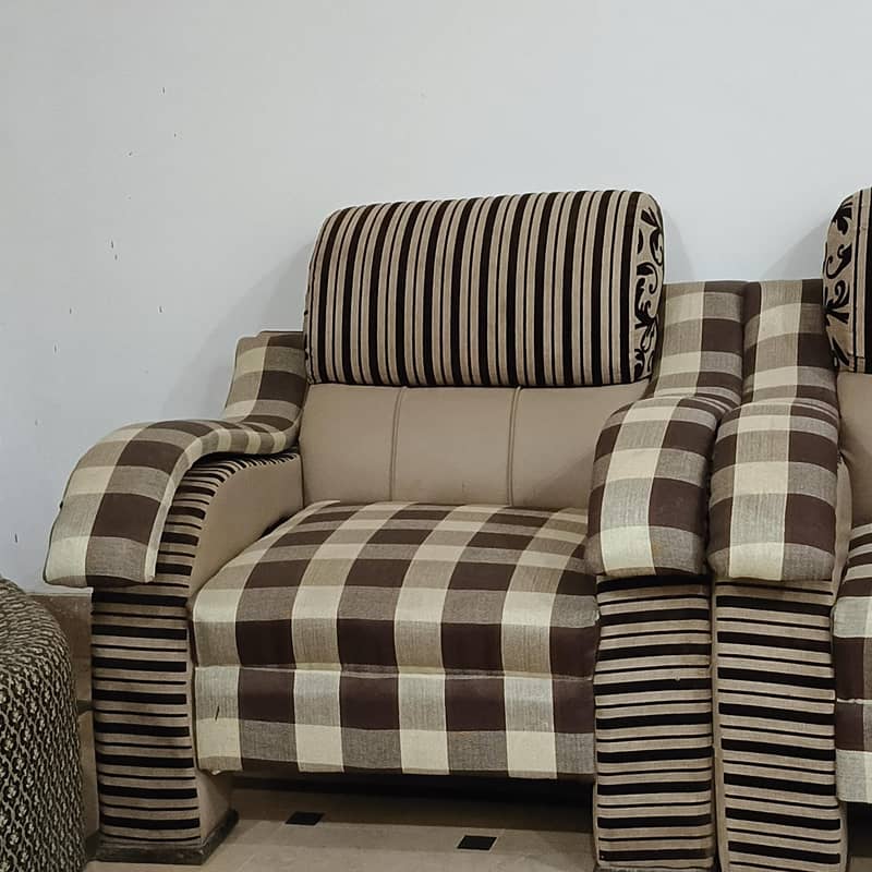 Crown Sofa Set 1