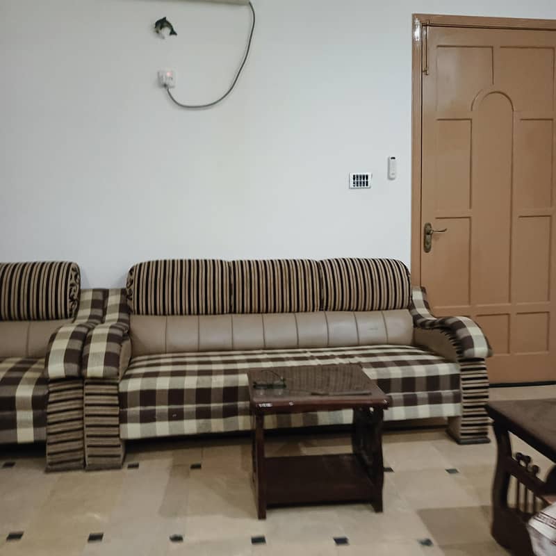 Crown Sofa Set 4