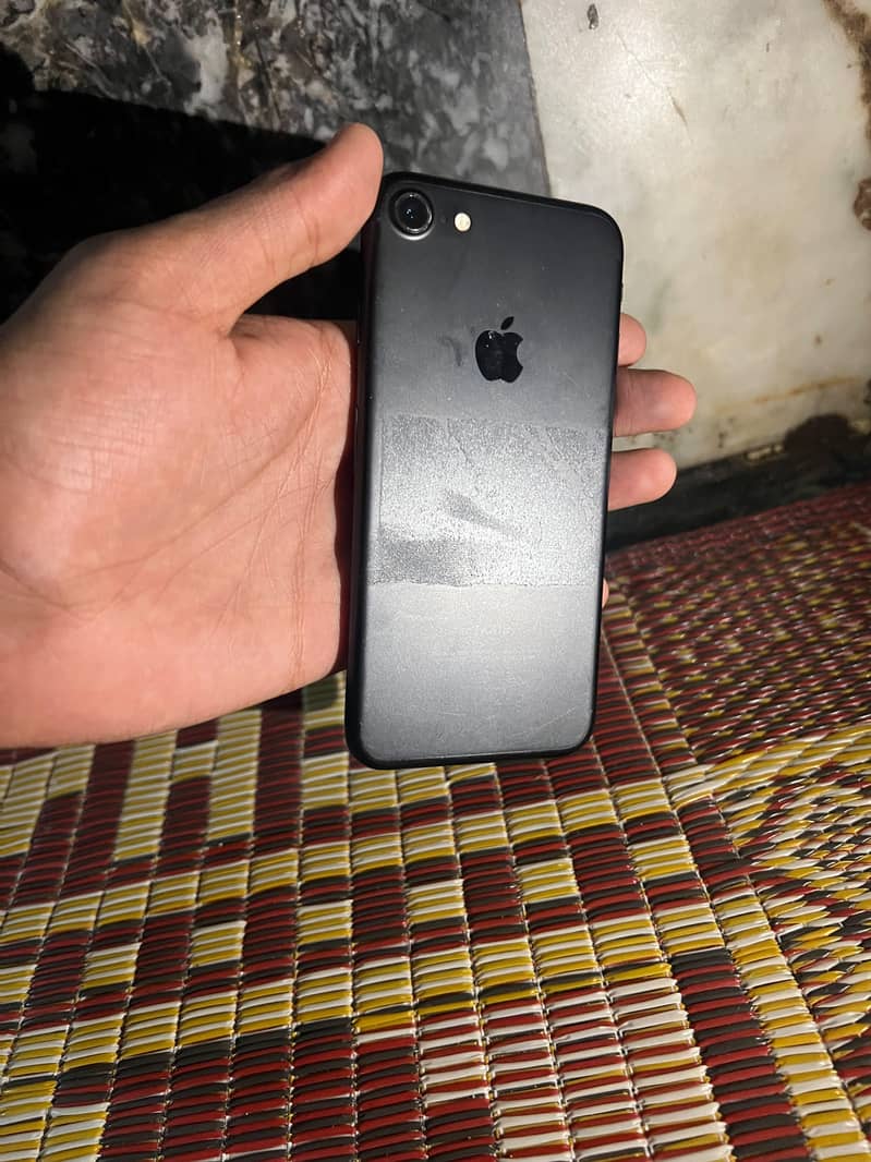 Apple iPhone 7 4
